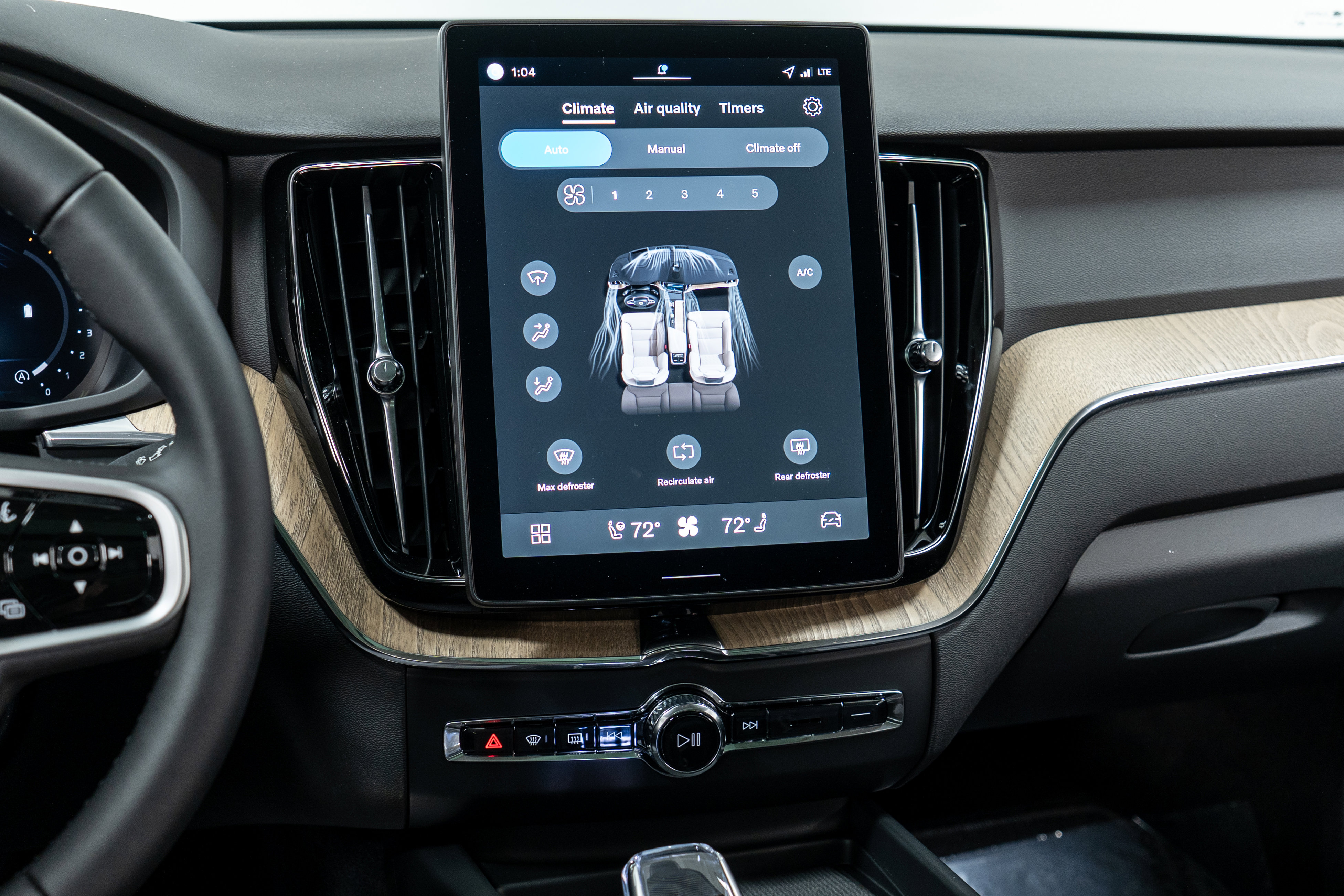 New 2026 Volvo XC60 B5 Plus w/ Climate Package image 19