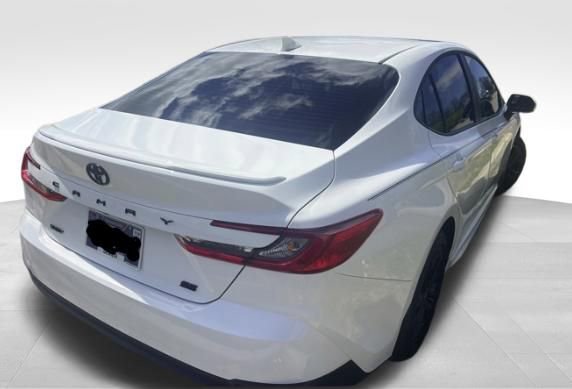 Used 2026 Toyota Camry SE image 5