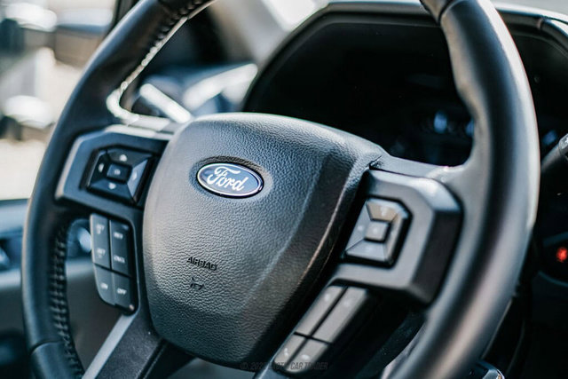 Used 2022 Ford F550 4x4 Crew Cab Super Duty w/ Power Equipment Group image 27