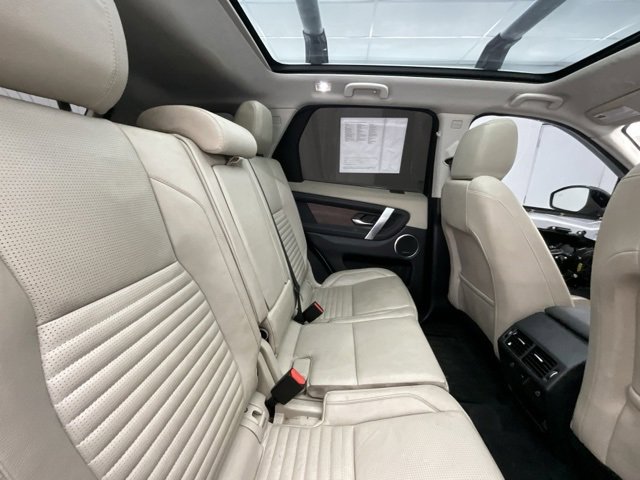 Used 2021 Land Rover Discovery Sport SE image 12