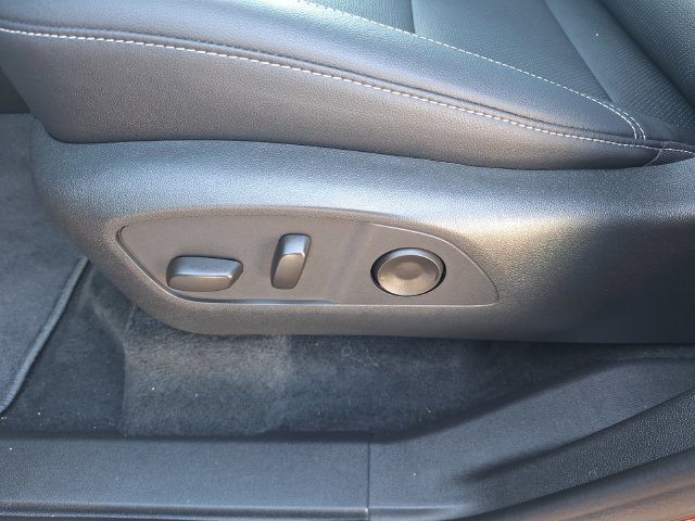 Used 2026 Chevrolet Traverse LT AWD/4WD image 19