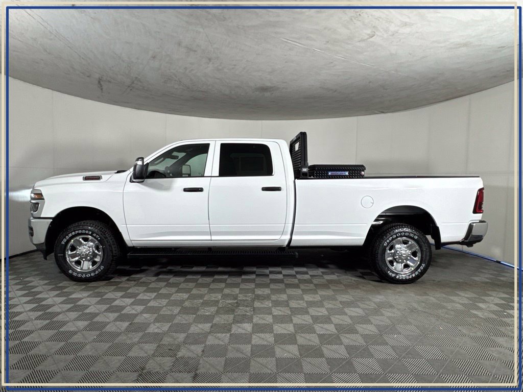 New 2026 RAM 2500 Tradesman AWD/4WD image 9