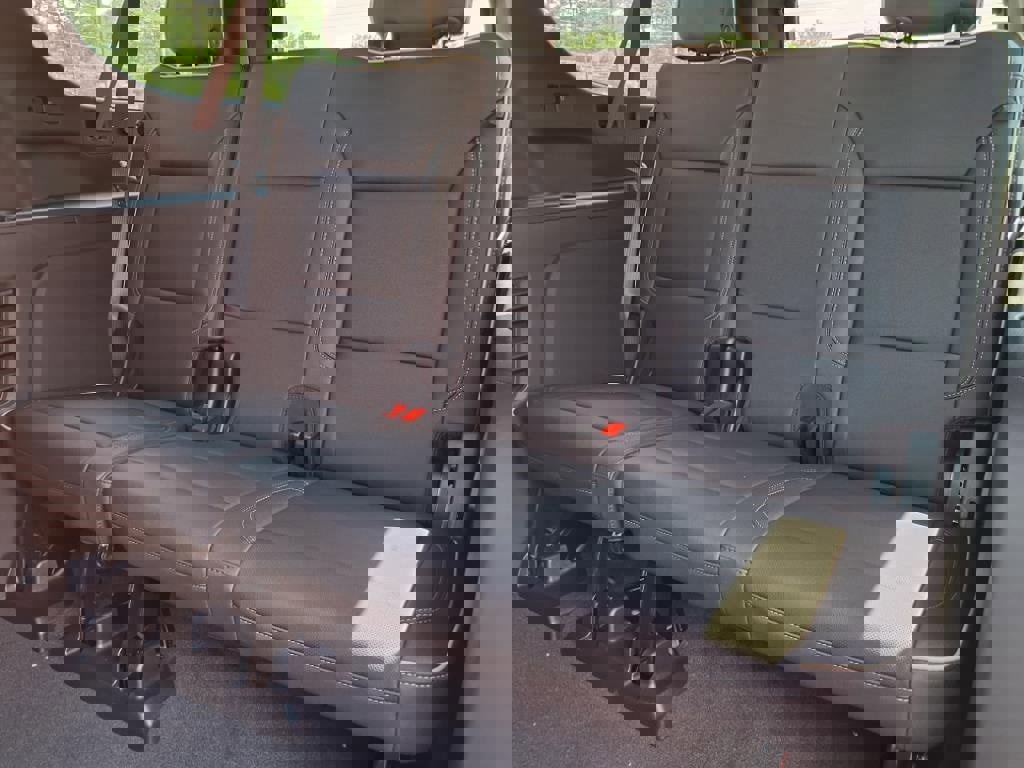 New 2025 Chevrolet Suburban Premier image 14