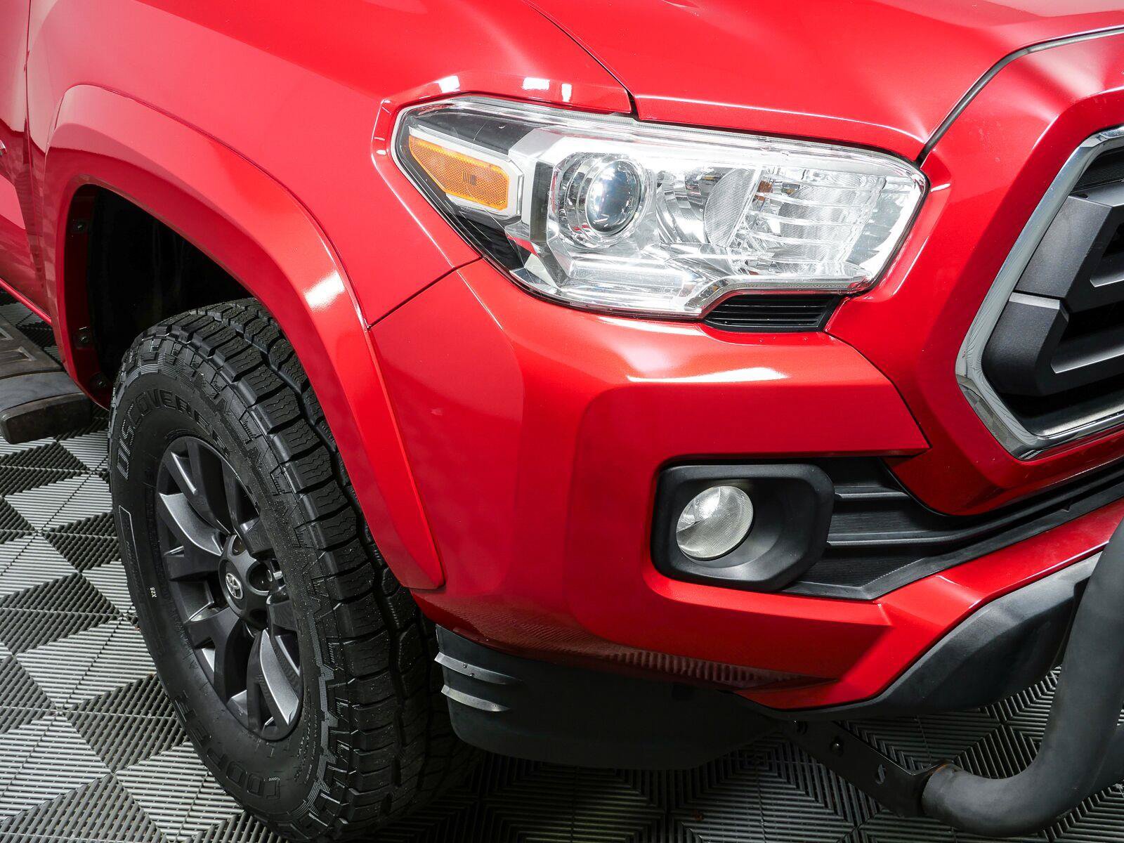 Used 2021 Toyota Tacoma SR5 RWD image 32