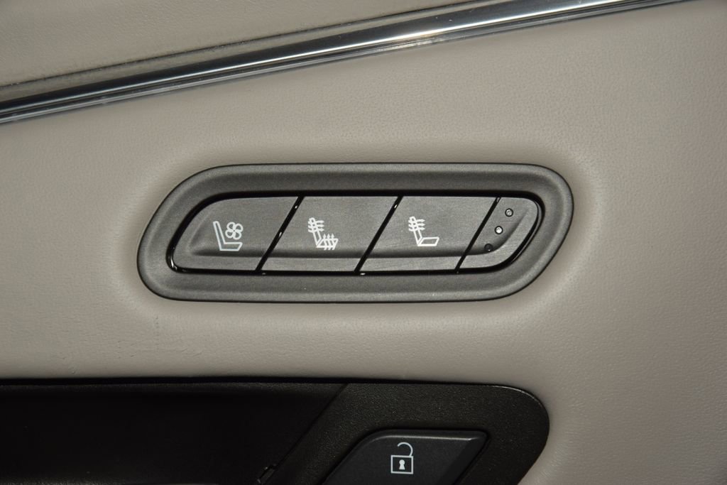 Used 2024 Cadillac Escalade ESV Sport Platinum w/ LPO, ONYX Package AWD/4WD image 54