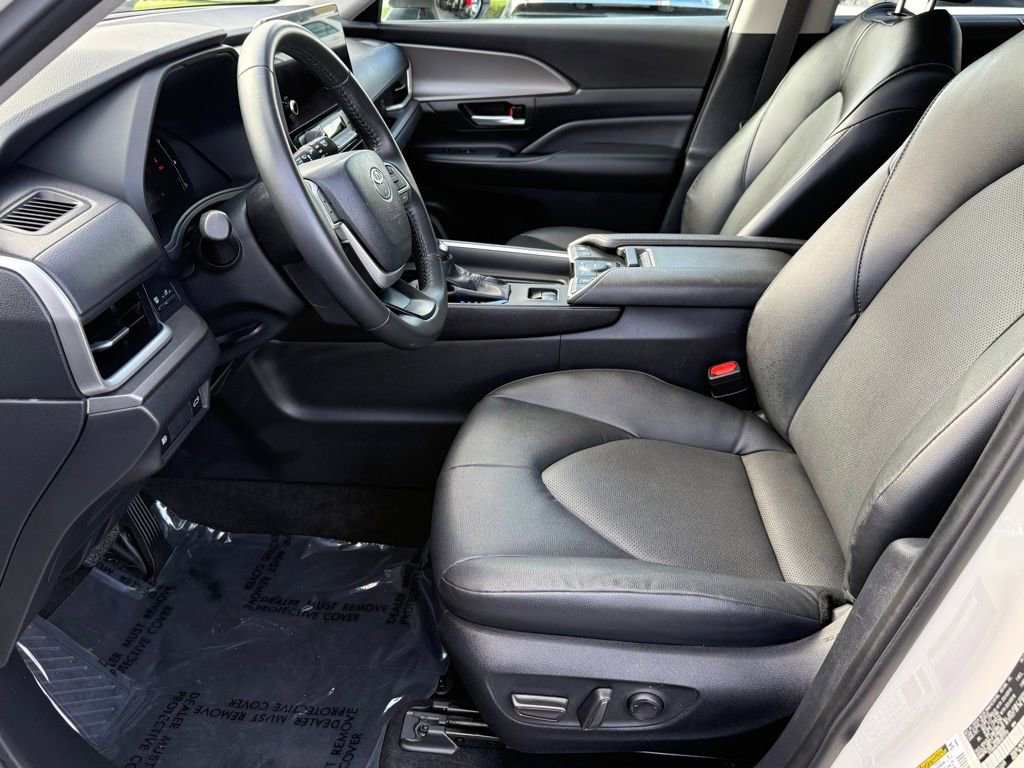 Used 2024 Toyota Grand Highlander XLE image 21