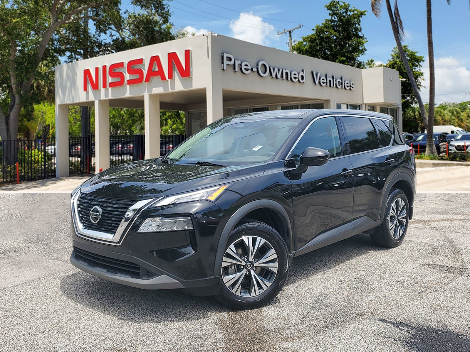 Certified 2021 Nissan Rogue SV image 1