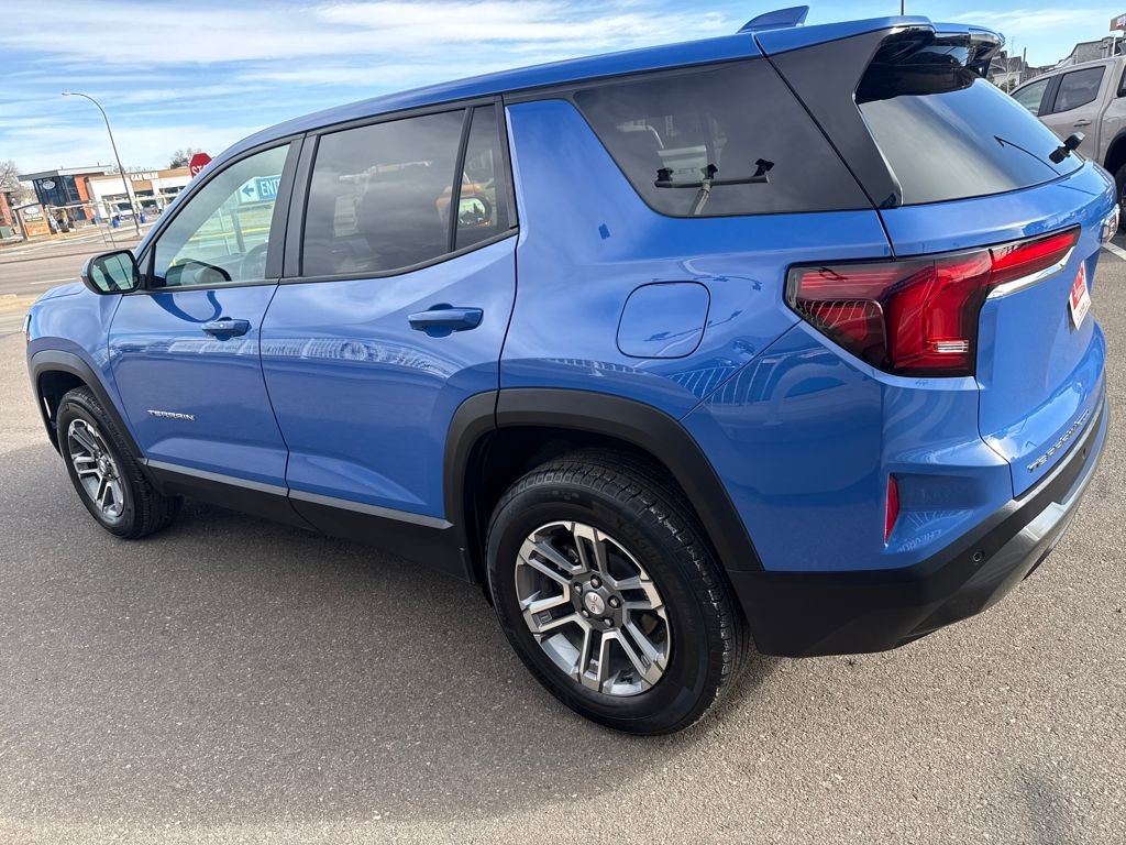 Used 2025 GMC Terrain Elevation image 3