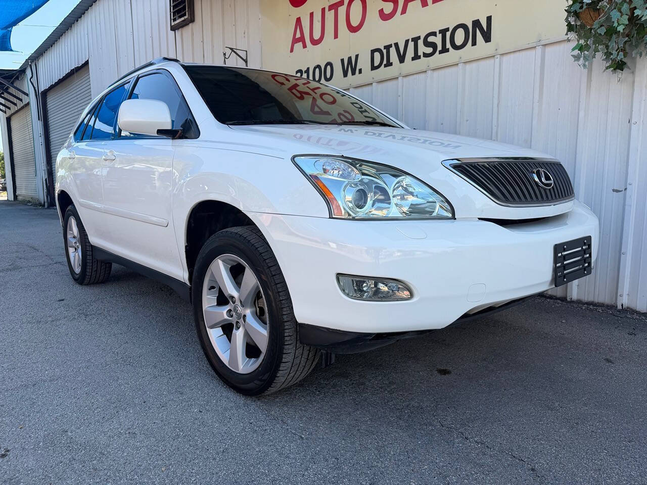 Used 2006 Lexus RX 330 FWD image 2