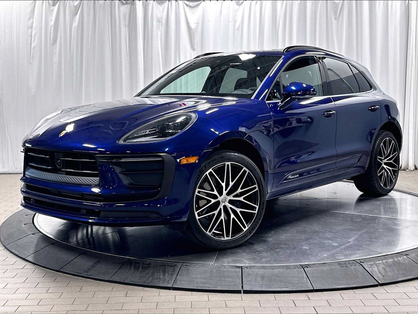 Used 2026 Porsche Macan AWD/4WD image 1