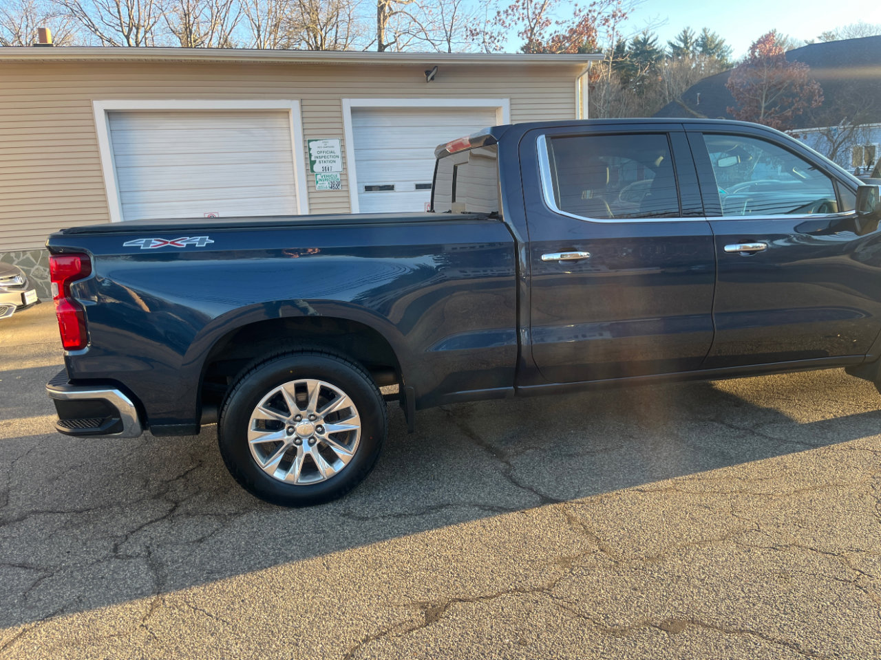 Used 2020 Chevrolet Silverado 1500 LTZ w/ LTZ Premium Package image 3
