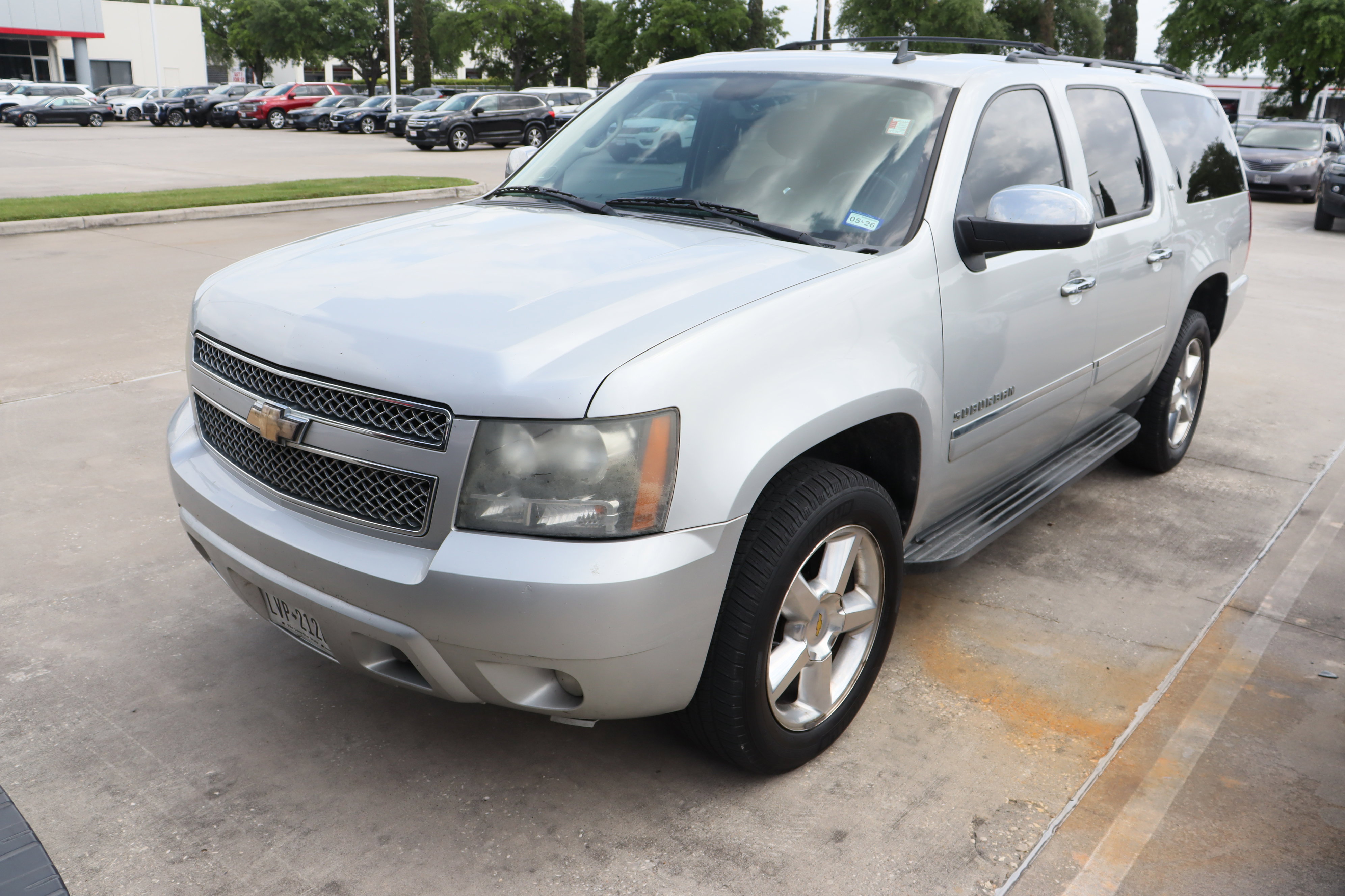 Used 2010 Chevrolet Suburban LTZ image 3