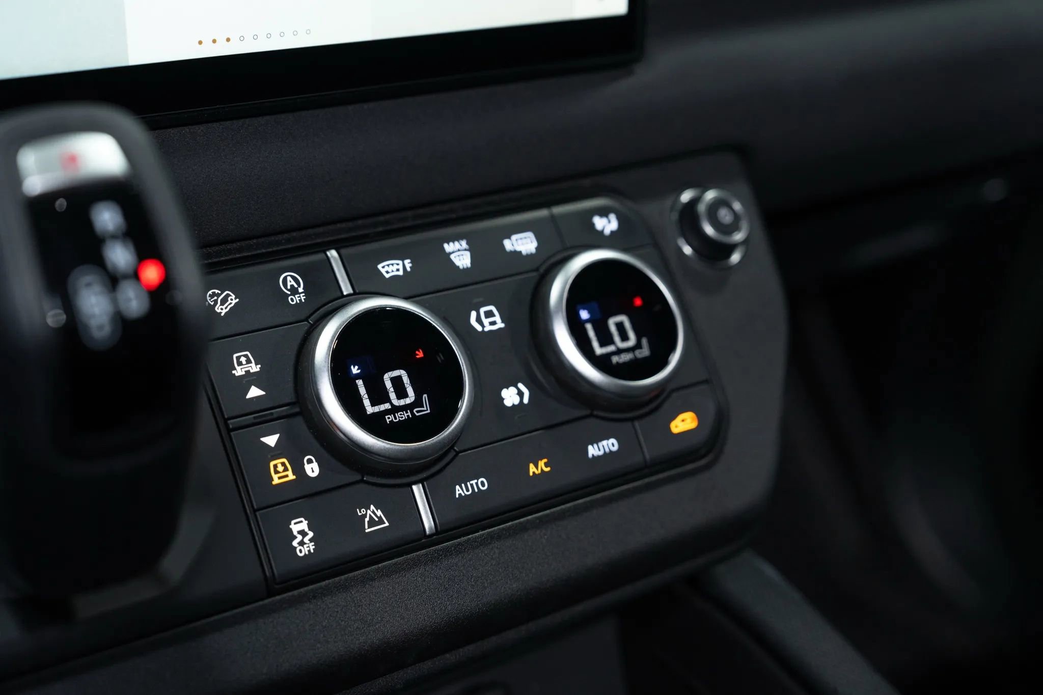 Used 2023 Land Rover Defender 110 75th Limited Edition image 22