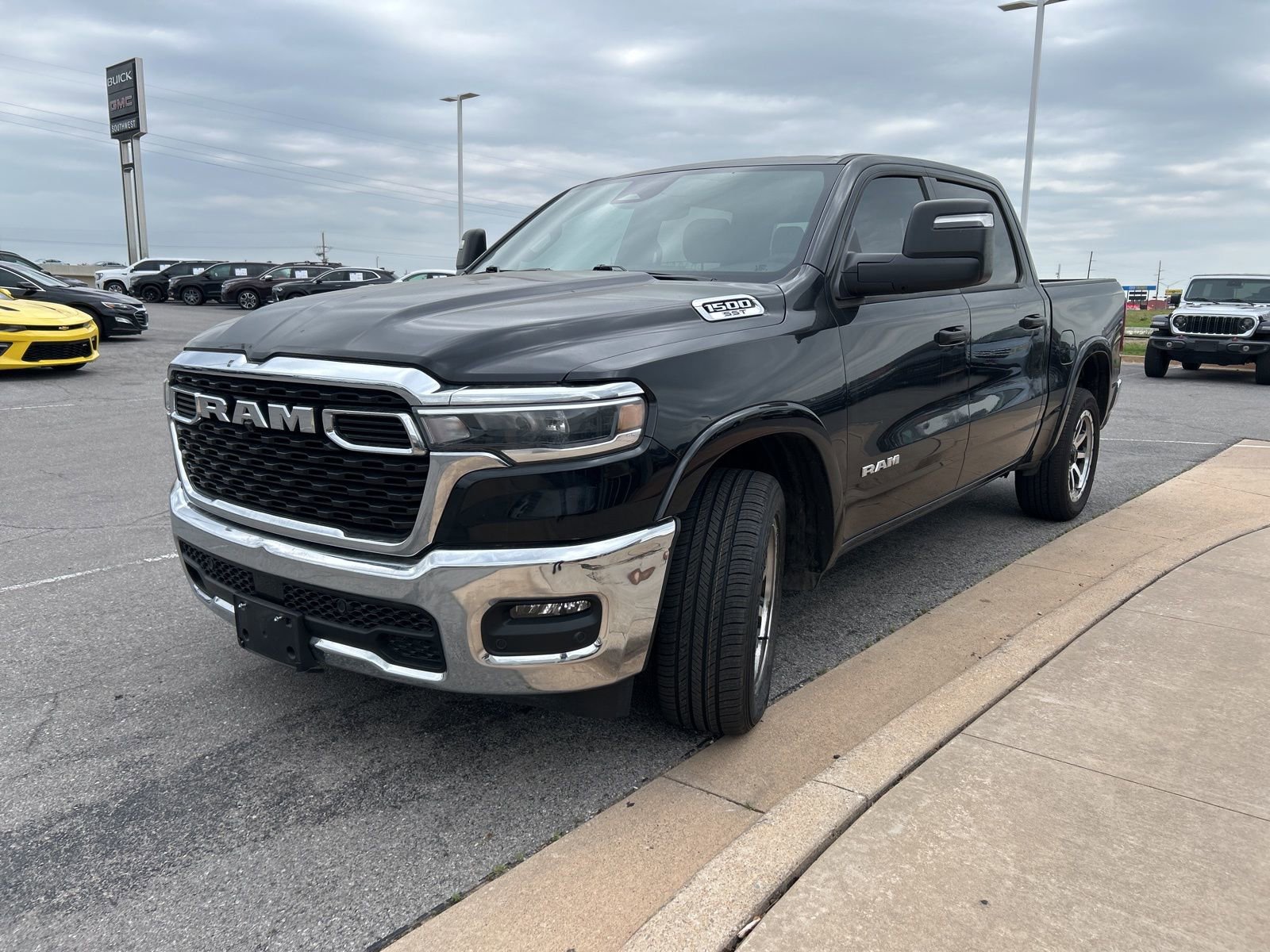 Used 2025 RAM 1500 Lone Star AWD/4WD image 1