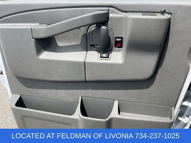 Used 2025 Chevrolet Express 3500 LT w/ LT Preferred Equipment Group RWD image 19