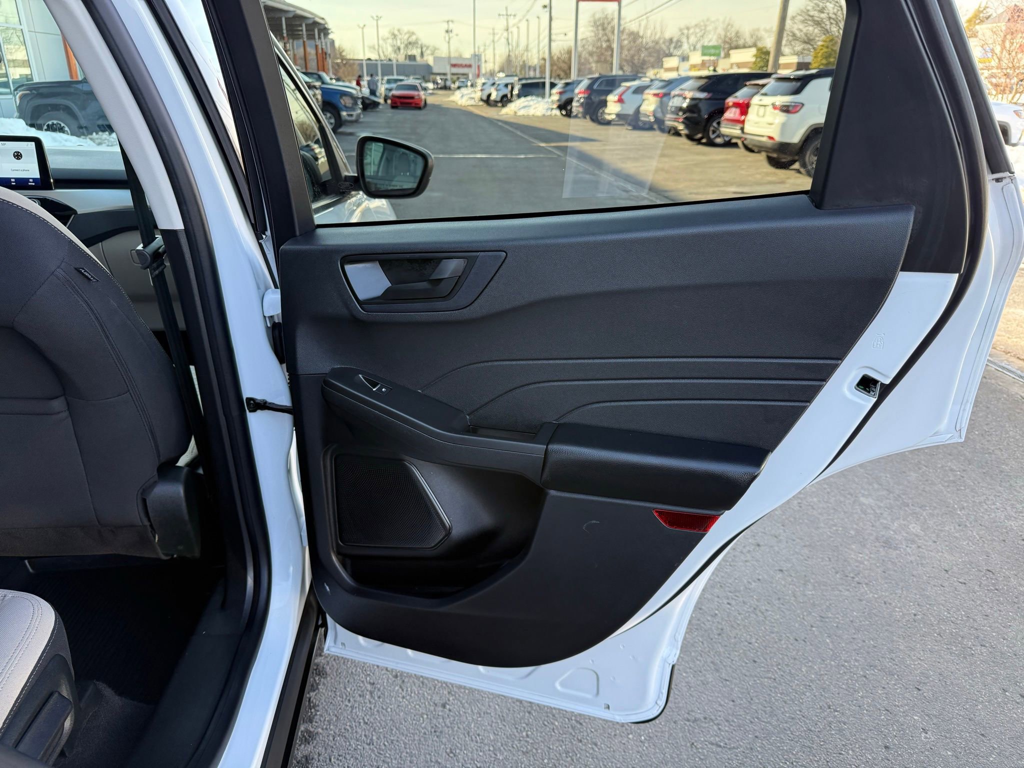 Used 2022 Ford Escape SE image 28