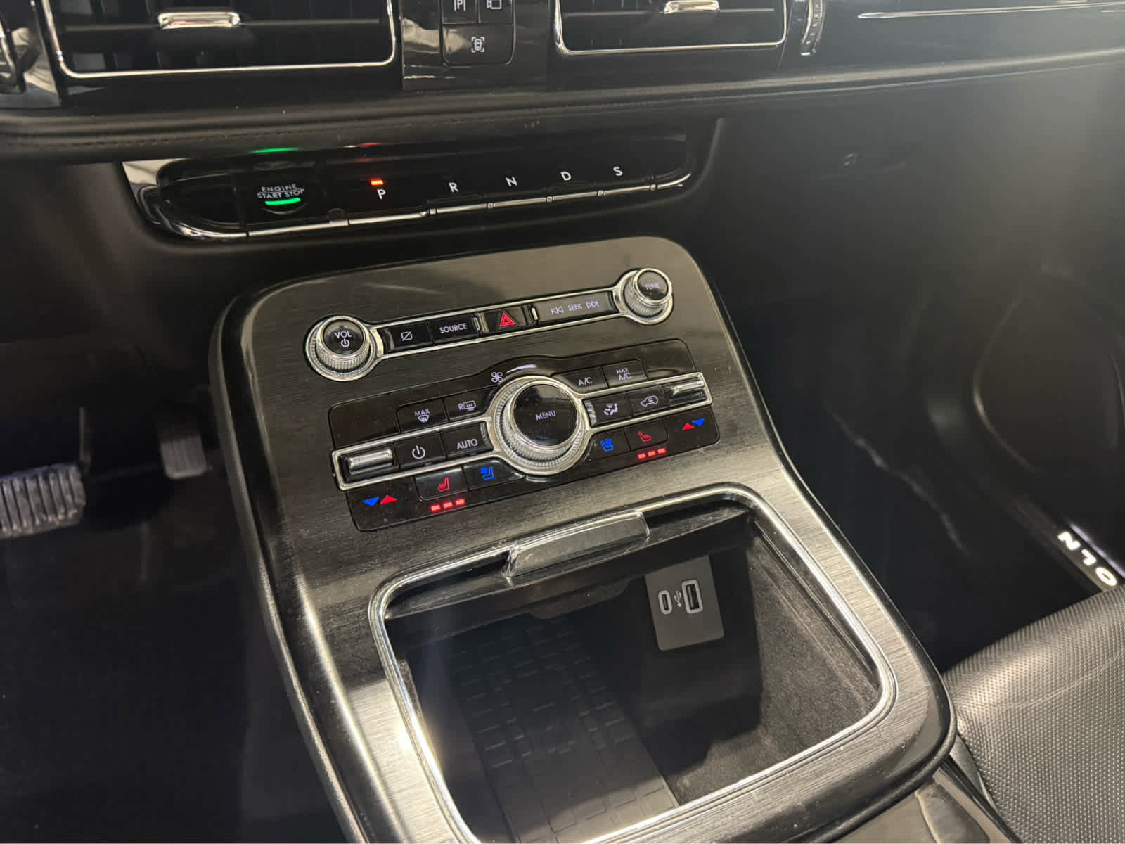 Used 2021 Lincoln Nautilus Reserve w/ Equipment Group 201A image 13