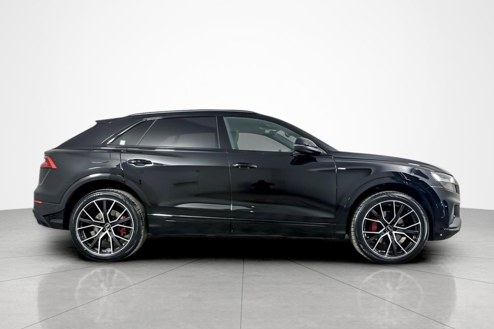 Used 2022 Audi Q8 Premium Plus w/ Premium Plus Package image 6