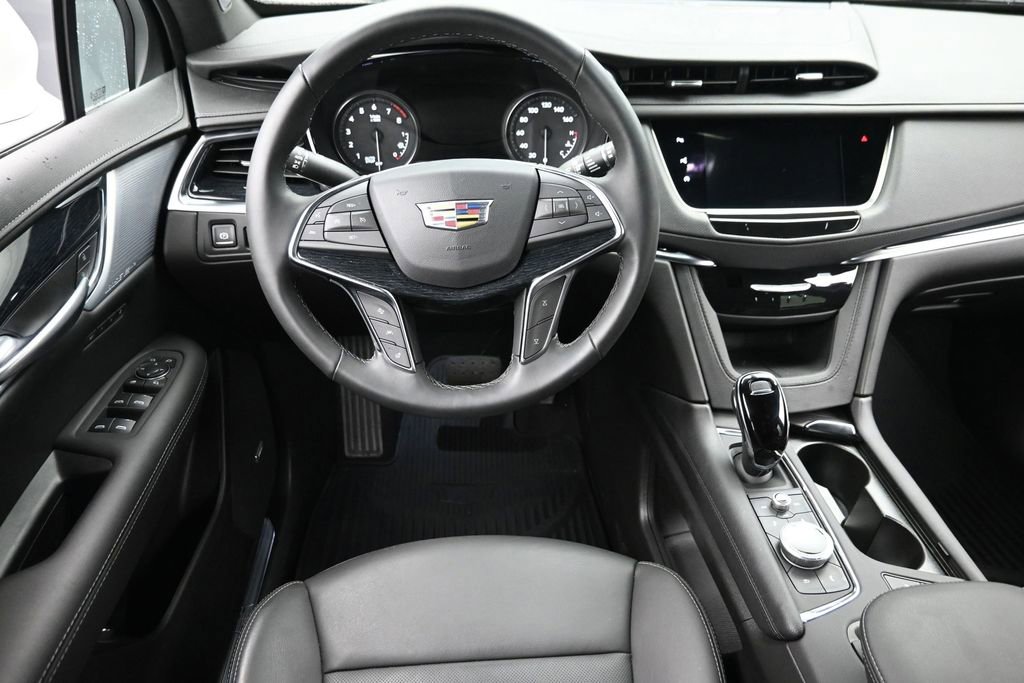Used 2025 Cadillac XT5 Premium Luxury w/ Technology Package AWD/4WD image 15