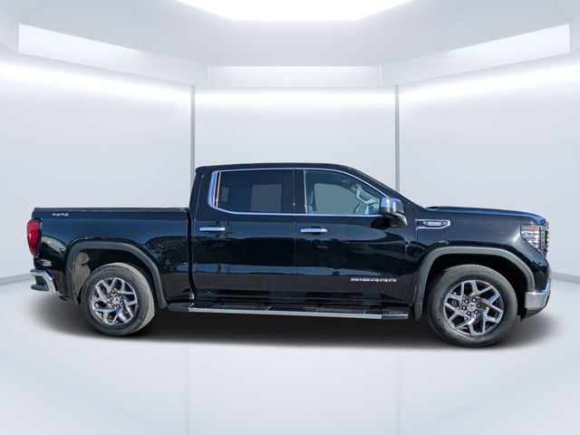Used 2022 GMC Sierra 1500 SLT w/ SLT Premium Plus Package AWD/4WD image 2