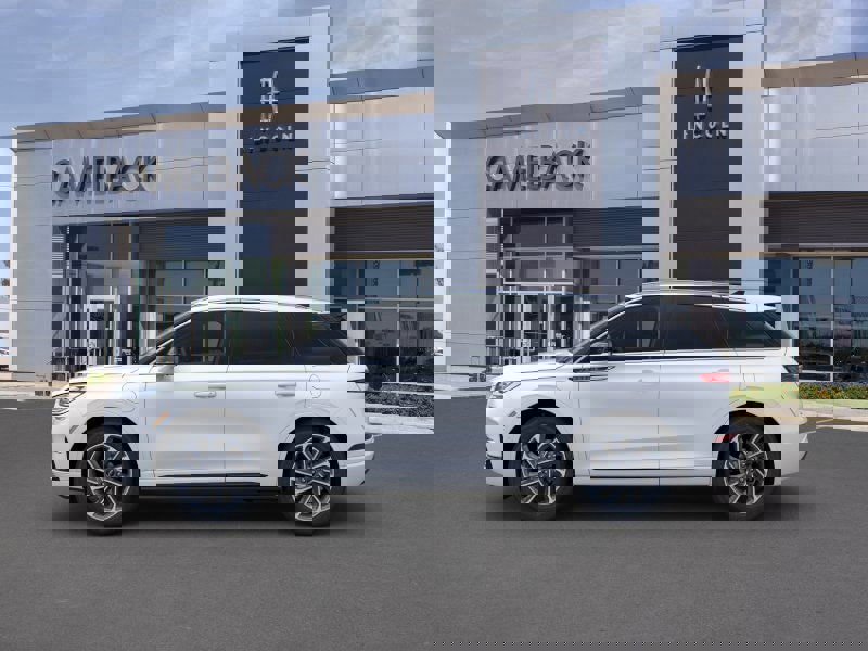 New 2024 Lincoln Corsair Grand Touring w/ Equipment Group 302A image 3