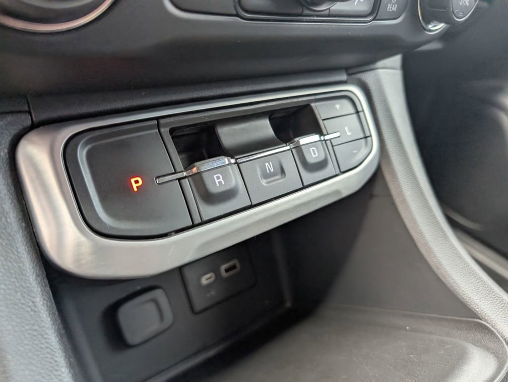 Used 2020 GMC Acadia SLE w/ Driver Convenience Package FWD image 22