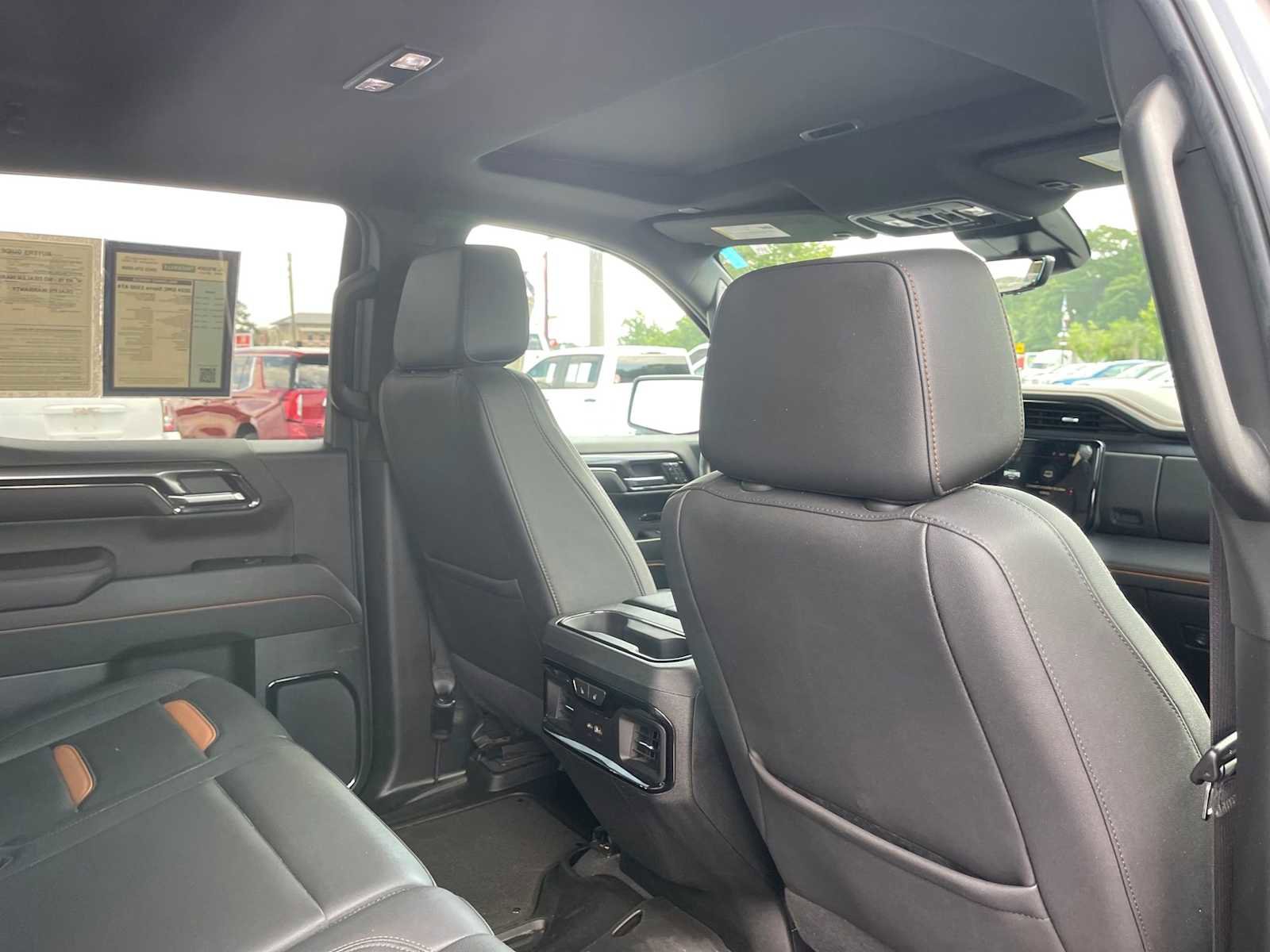 Used 2024 GMC Sierra 1500 AT4 w/ Technology Package AWD/4WD image 24