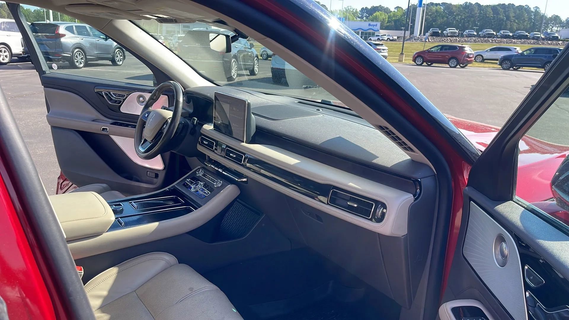 Used 2020 Lincoln Aviator Reserve w/ Equipment Group 202A AWD/4WD image 32