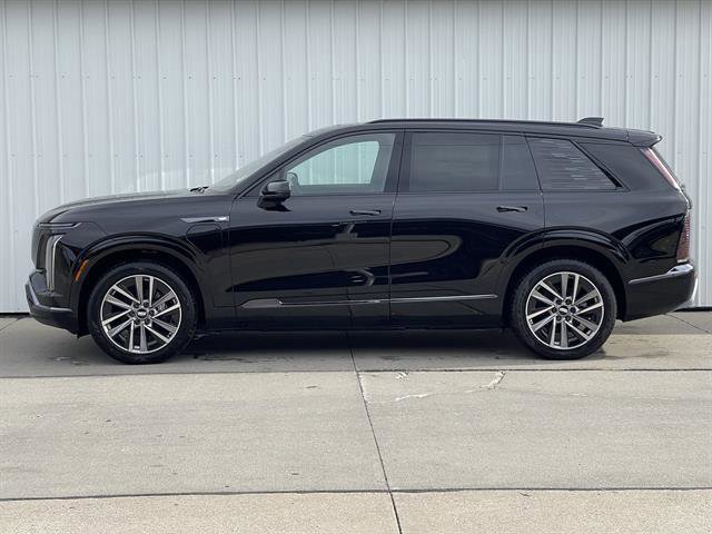 New 2026 Cadillac Vistiq Sport w/ LPO, Floor Liner Package AWD/4WD image 25