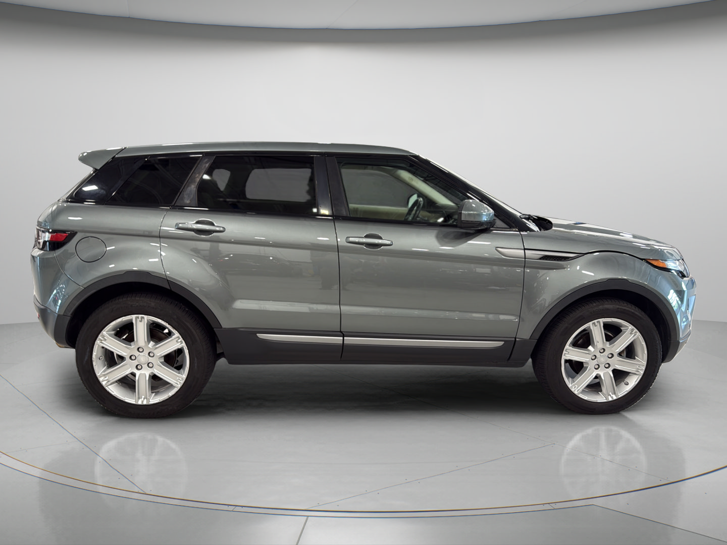 Used 2015 Land Rover Range Rover Evoque Pure Plus AWD/4WD image 6