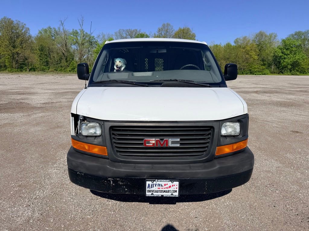 Used 2017 GMC Savana 3500 Extended RWD image 2