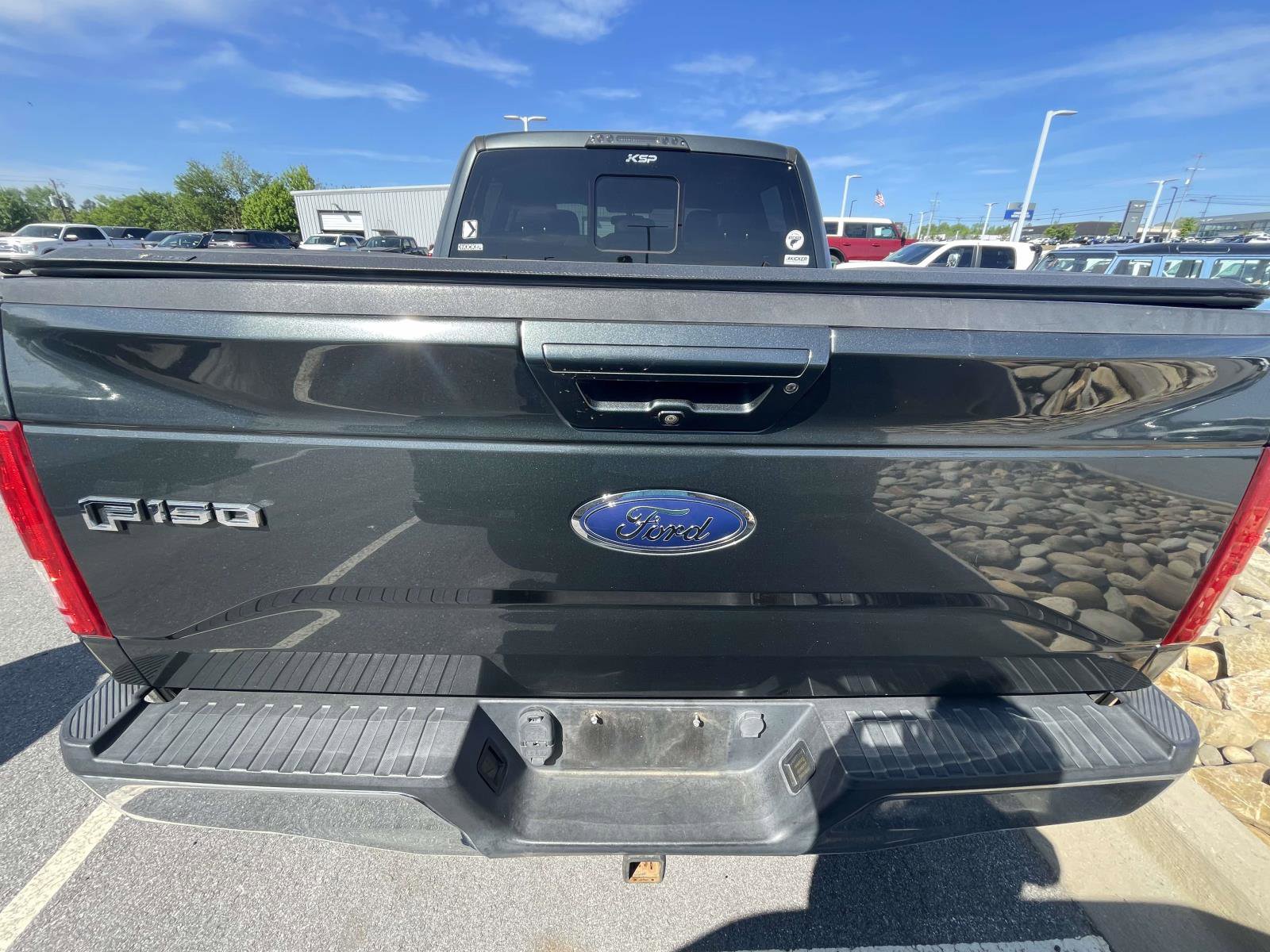 Used 2015 Ford F150 Lariat w/ FX4 Off-Road Package image 11