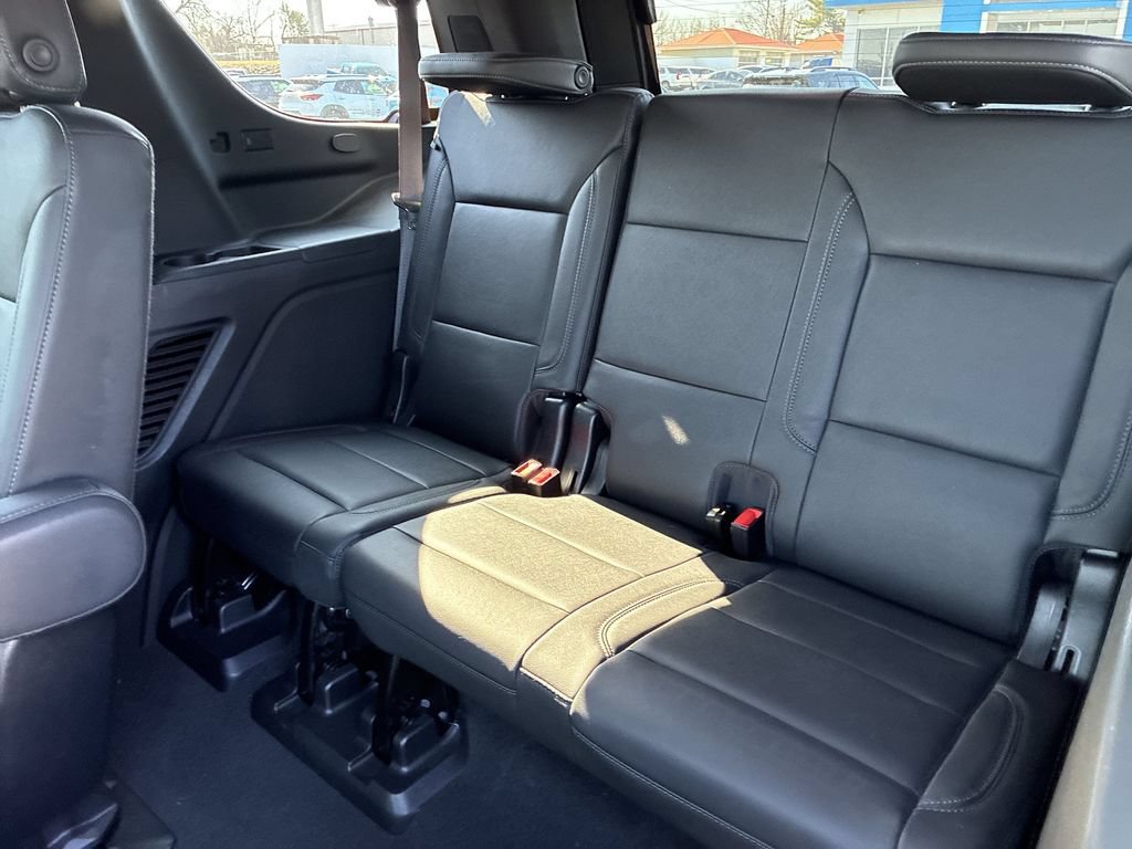Used 2023 Chevrolet Tahoe Z71 w/ Luxury Package AWD/4WD image 21