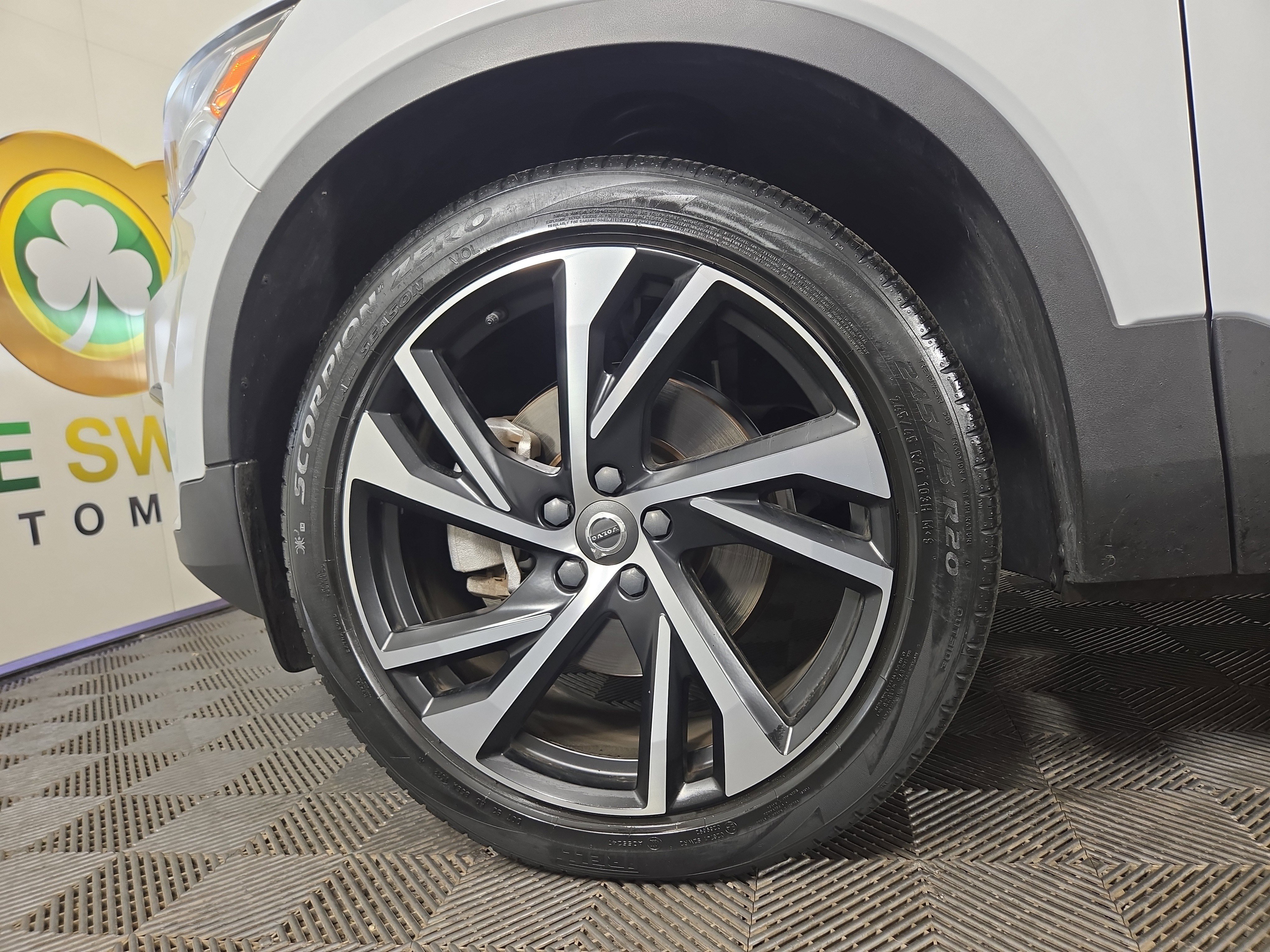 Used 2022 Volvo XC40 T5 R-Design w/ Advanced Package image 32