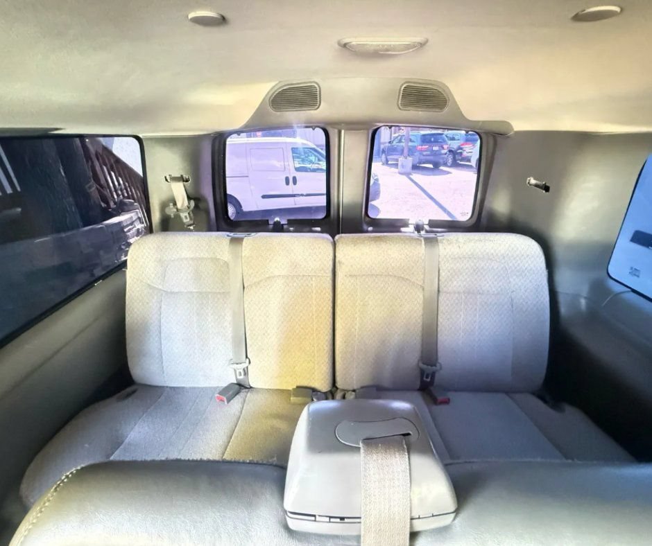 Used 2018 Chevrolet Express 2500 LS w/ Driver Convenience Package RWD image 19