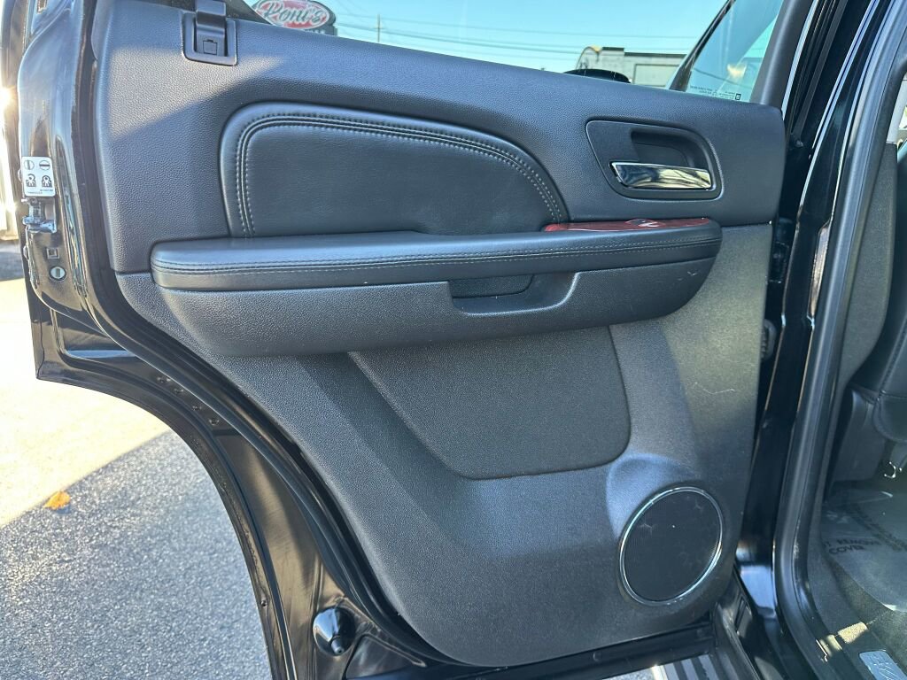 Used 2009 Cadillac Escalade 4WD Hybrid image 21