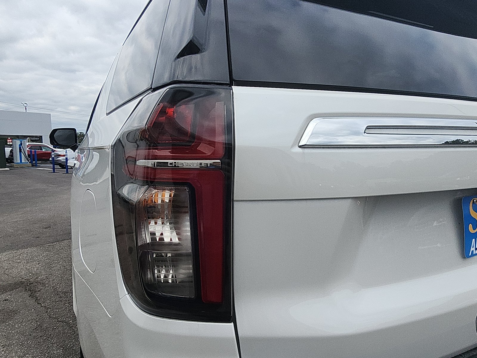 Used 2023 Chevrolet Tahoe Premier w/ Premium Package AWD/4WD image 10