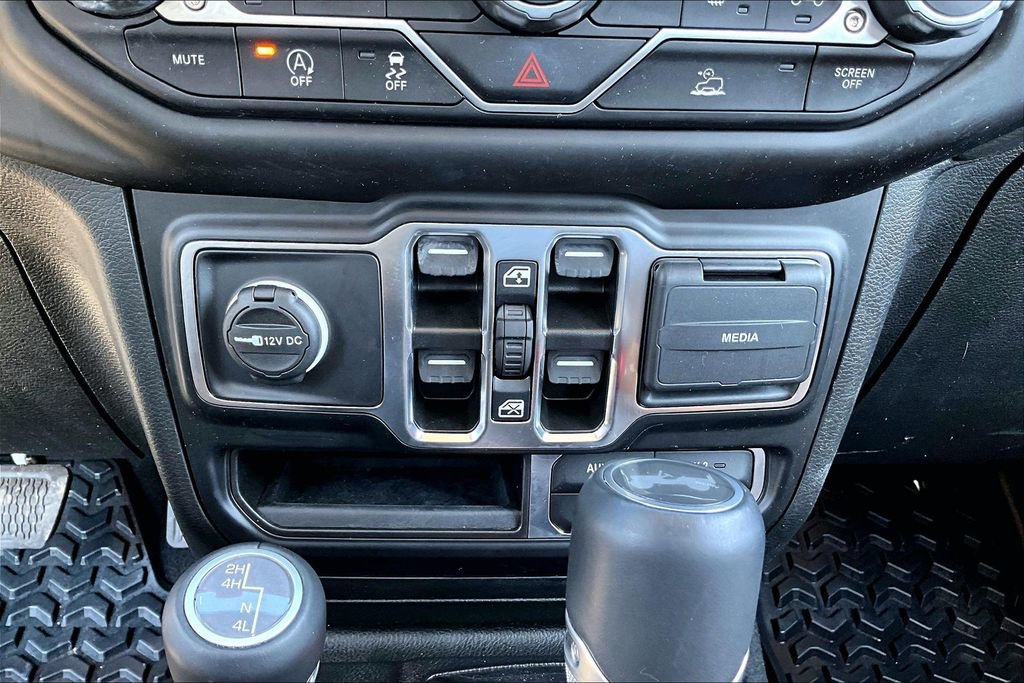 Used 2022 Jeep Wrangler Unlimited Sahara w/ LED Lighting Group image 15