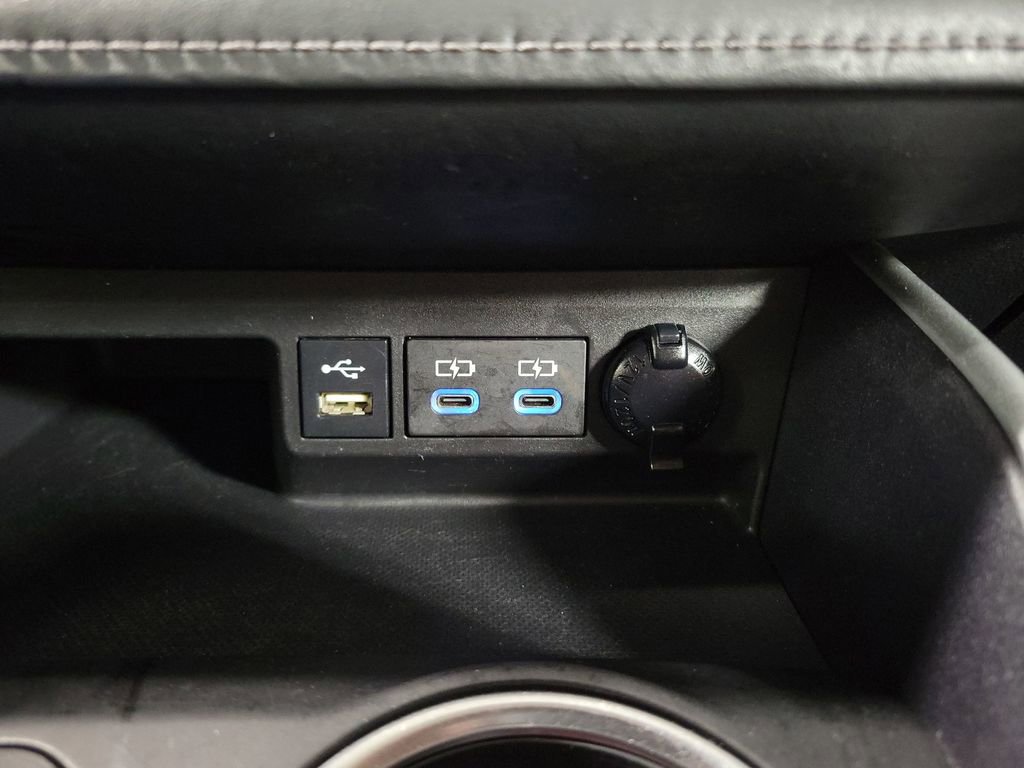 Used 2022 Toyota Highlander XLE image 18