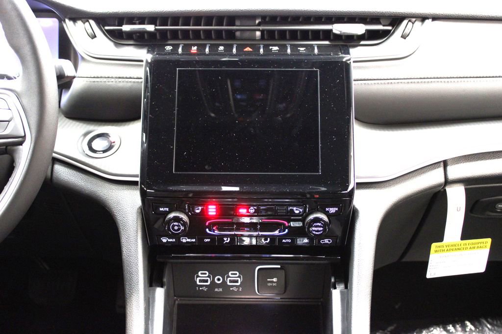 New 2025 Jeep Grand Cherokee Laredo X w/ Luxury Tech Group I image 13