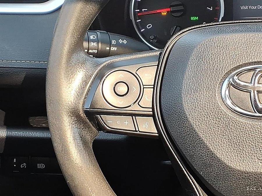 Used 2019 Toyota RAV4 XLE AWD/4WD image 25