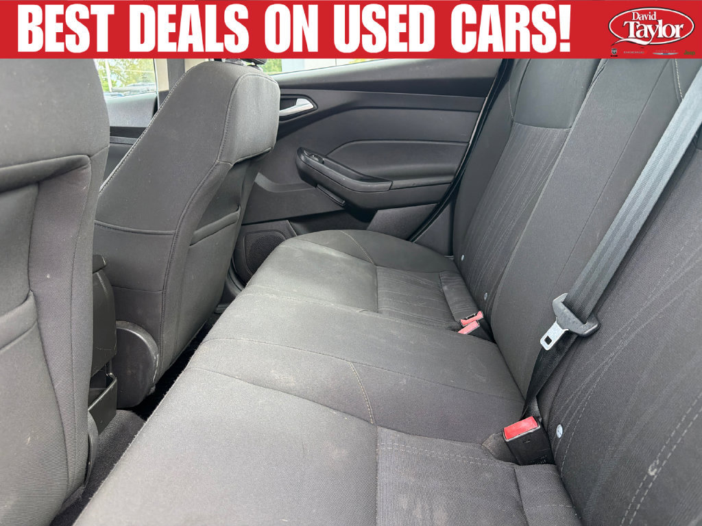 Used 2015 Ford Focus SE w/ SE Cold Weather Package FWD image 19