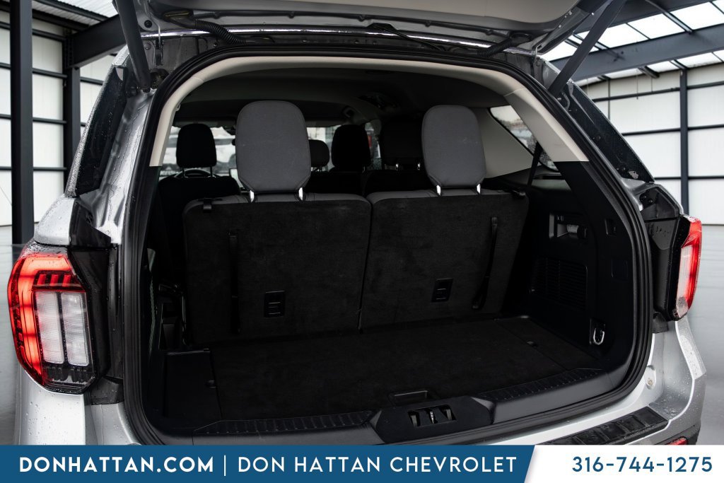 Used 2025 Ford Explorer Active AWD/4WD image 28