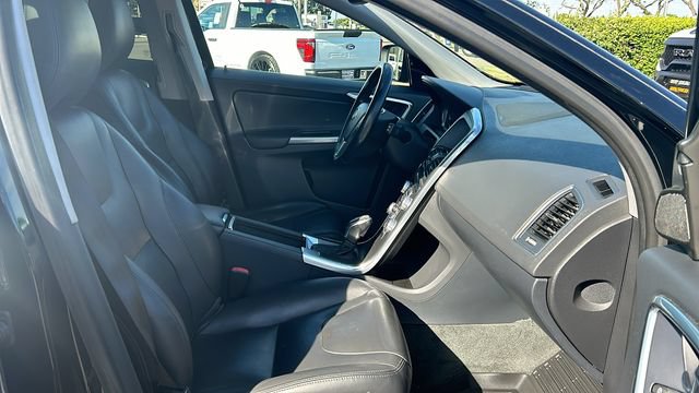 Used 2015 Volvo XC60 T5 Platinum w/ Protection Package FWD image 11