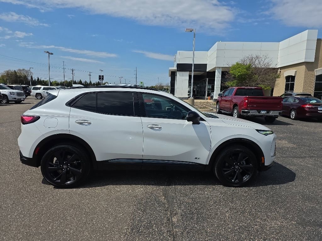 Used 2024 Buick Envision Sport Touring AWD/4WD image 2