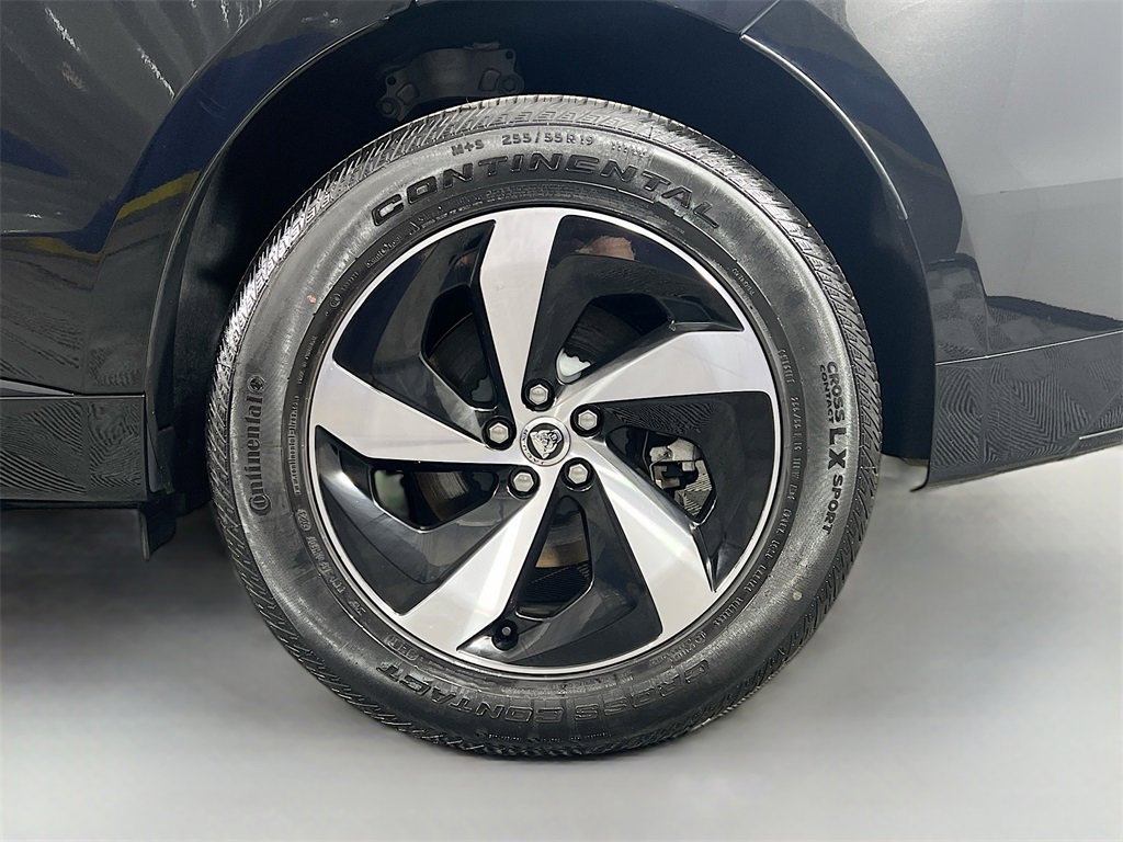 Used 2025 Jaguar F-PACE R-Dynamic S image 33