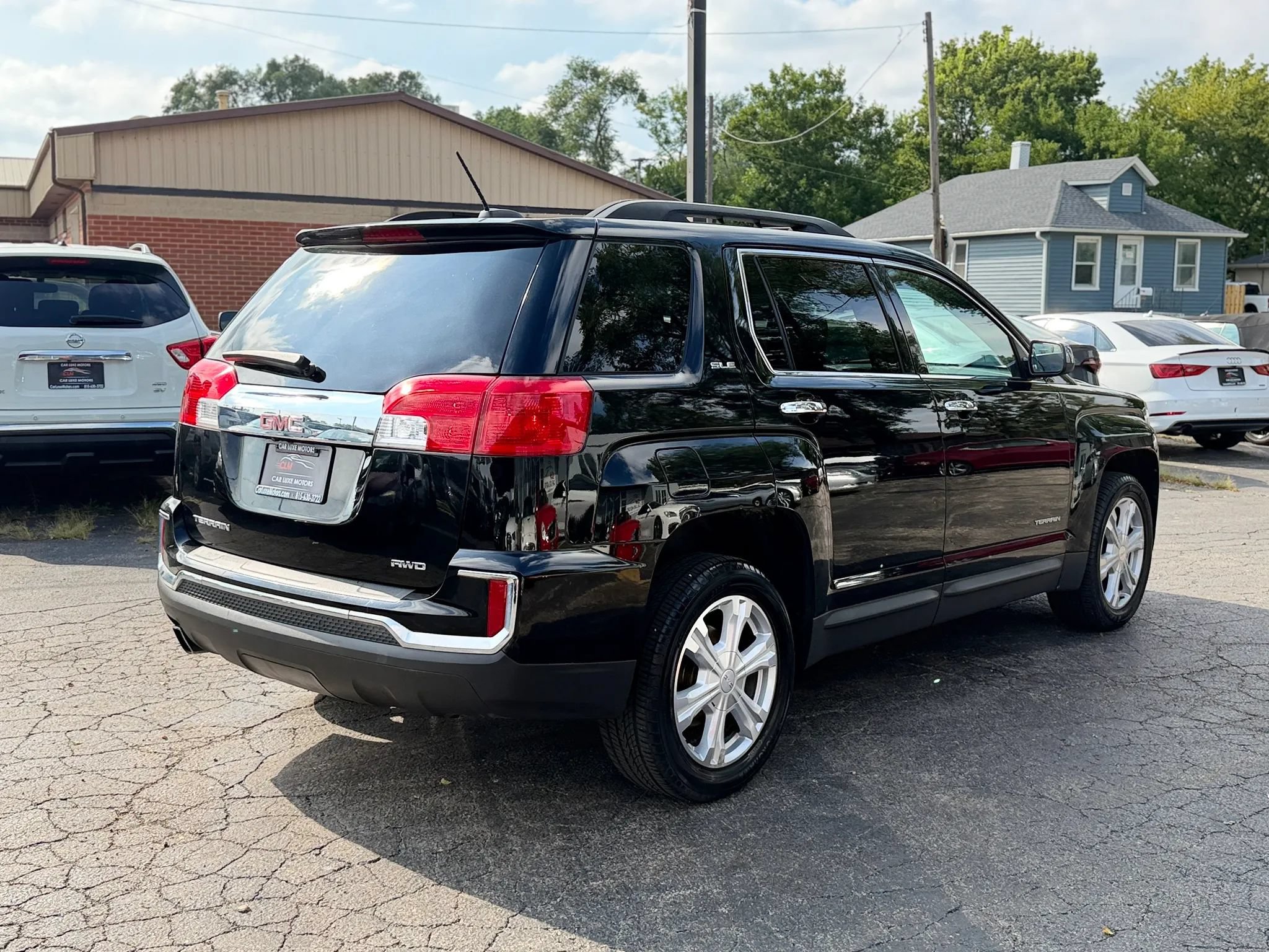 Used 2017 GMC Terrain SLE w/ Chrome Edition AWD/4WD image 4