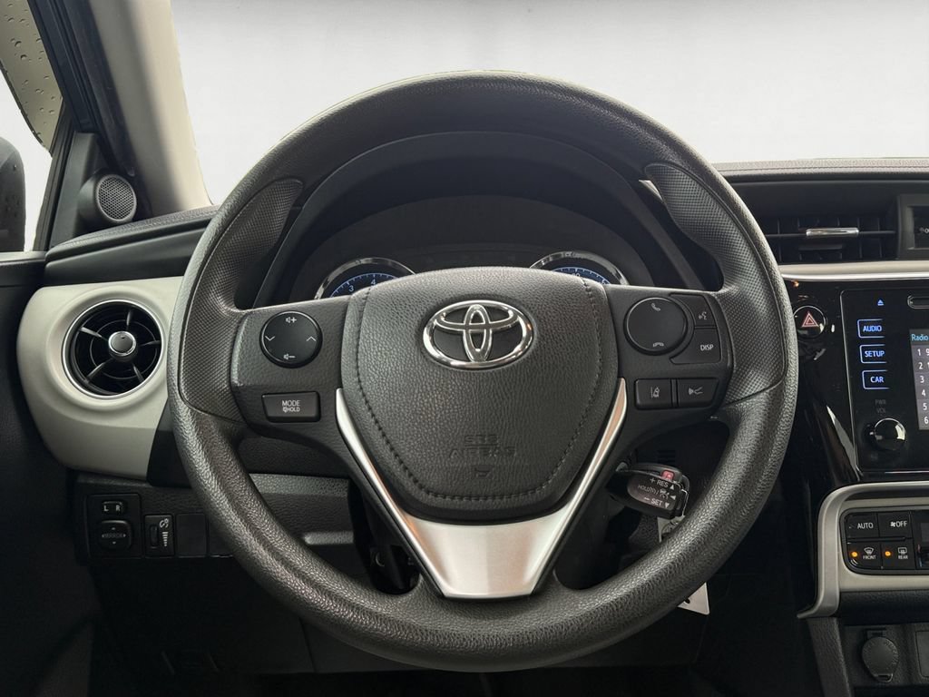 Used 2018 Toyota Corolla LE FWD image 13