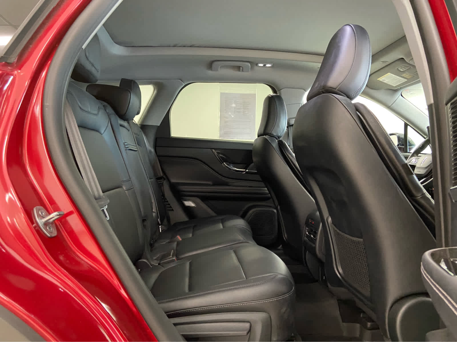 Used 2022 Lincoln Corsair AWD w/ Premium Package image 18