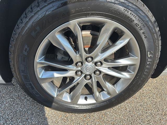 Used 2022 Buick Enclave Avenir w/ Avenir Technology Package image 9